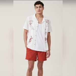 Cotton On Cabana Short Sleeve Red Art Shirt, White size M
